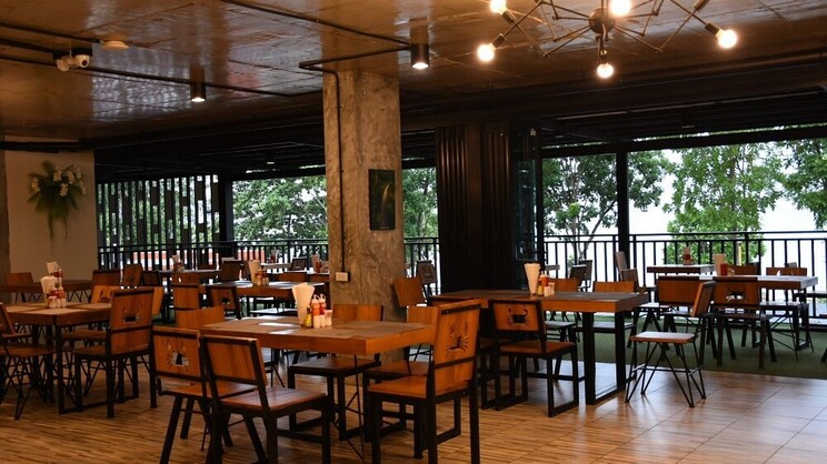 Maneetel Krabi Beachfront